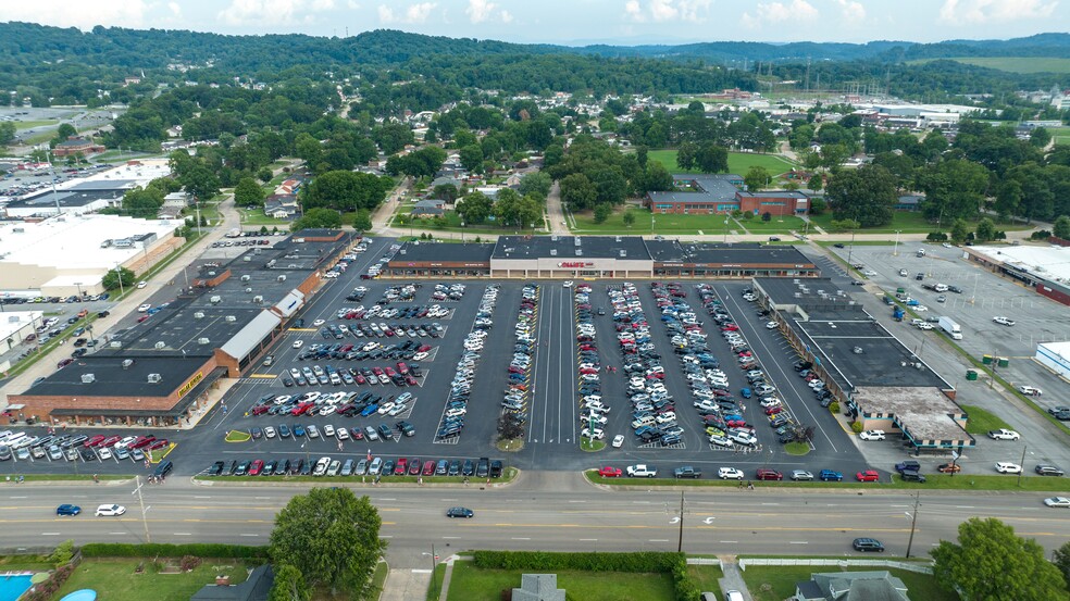 1101-1197 N Eastman Rd, Kingsport, TN for rent - Building Photo - Image 2 of 5