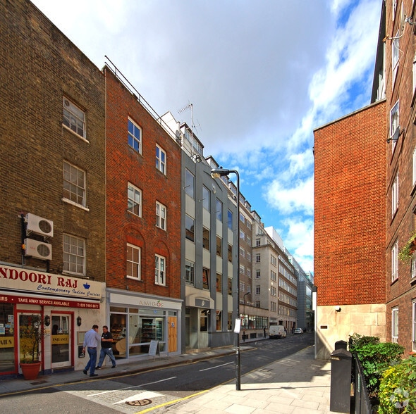 37 Eagle St, London to rent - Building Photo - Image 2 of 6