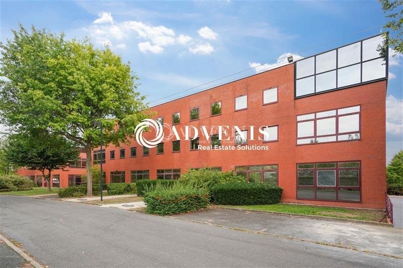 Office in Champs Sur Marne to rent - Building Photo - Image 3 of 11