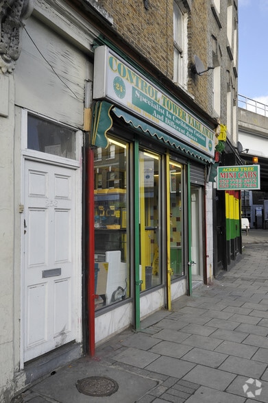 252 Coldharbour Ln, London to rent - Building Photo - Image 3 of 6