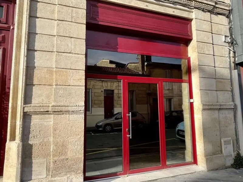 Retail in Bordeaux to rent Building Photo- Image 1 of 8