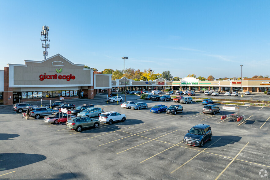 21593-21929 Lorain Rd, Cleveland, OH for rent - Building Photo - Image 3 of 10