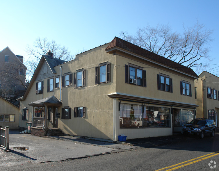 152-156 River Road Ext, Cos Cob, CT for sale - Building Photo - Image 2 of 3