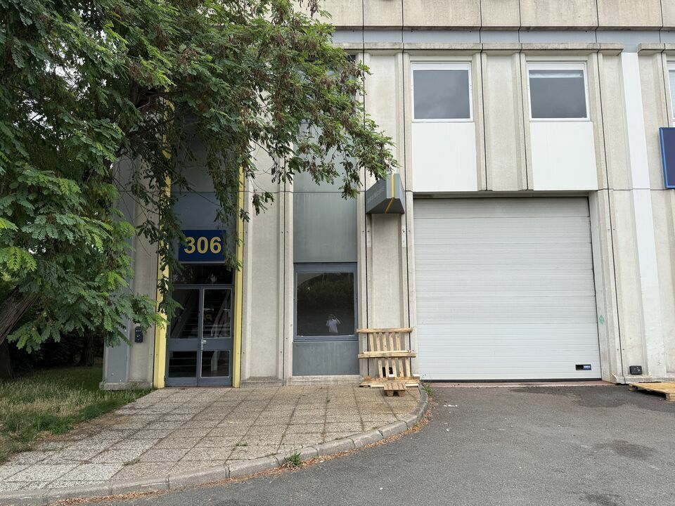 114 Avenue Louis Roche, Gennevilliers to rent Building Photo- Image 1 of 21