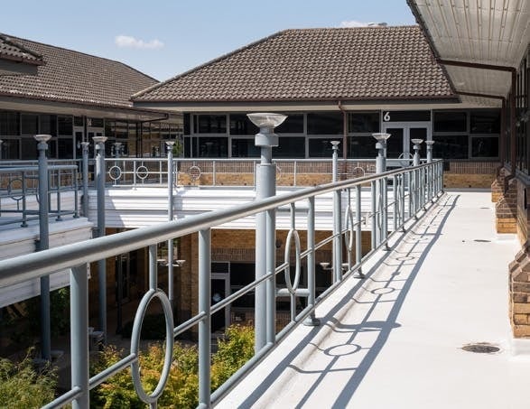 Hatters Ln, Watford to rent - Building Photo - Image 3 of 5