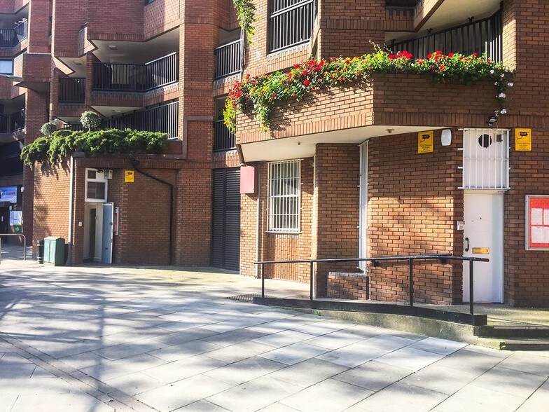 8-10 Worlds End Pl, London for sale - Primary Photo - Image 1 of 1