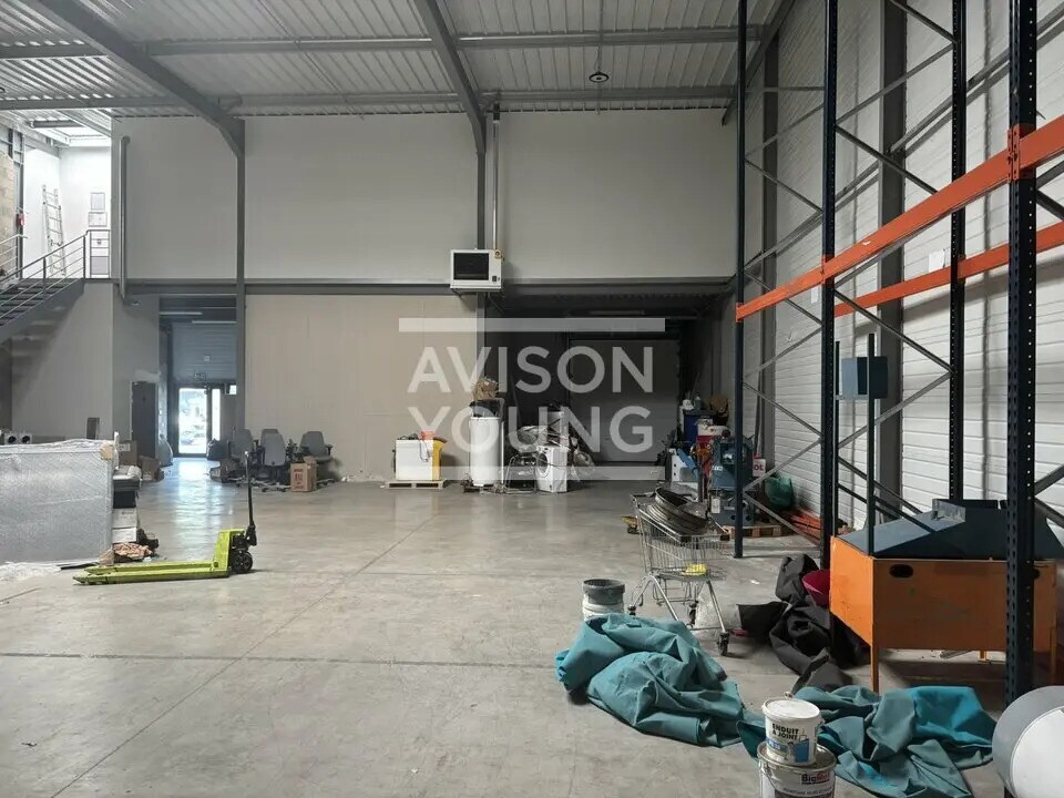 Light Industrial in Aulnay-sous-Bois to rent Interior Photo- Image 1 of 6