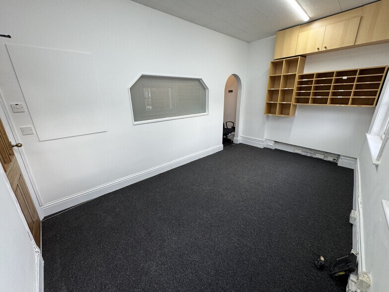 18 Tranquil Vale, London to rent - Building Photo - Image 3 of 12