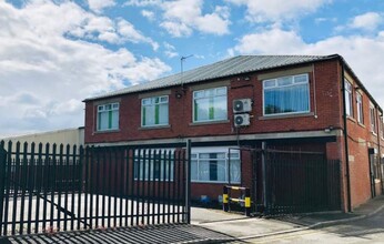 Chesham Fold Rd, Bury for sale Primary Photo- Image 1 of 1