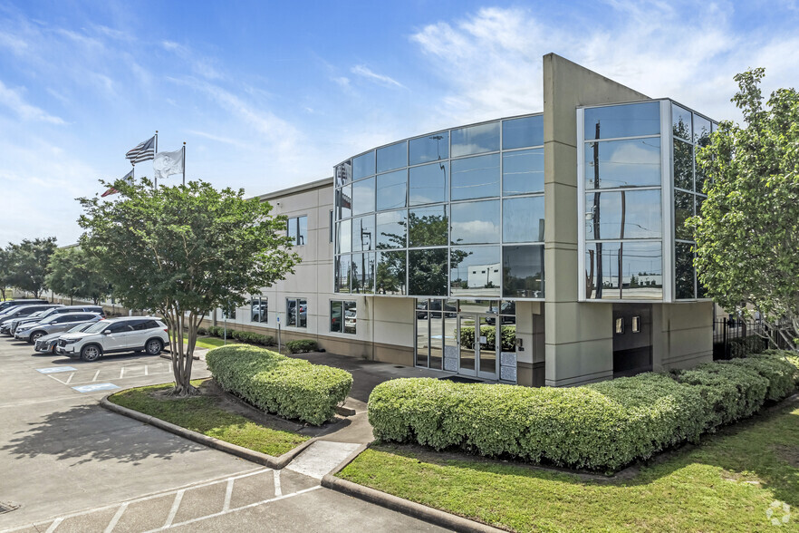 4400 S Sam Houston Pky E, Houston, TX for rent - Building Photo - Image 1 of 22