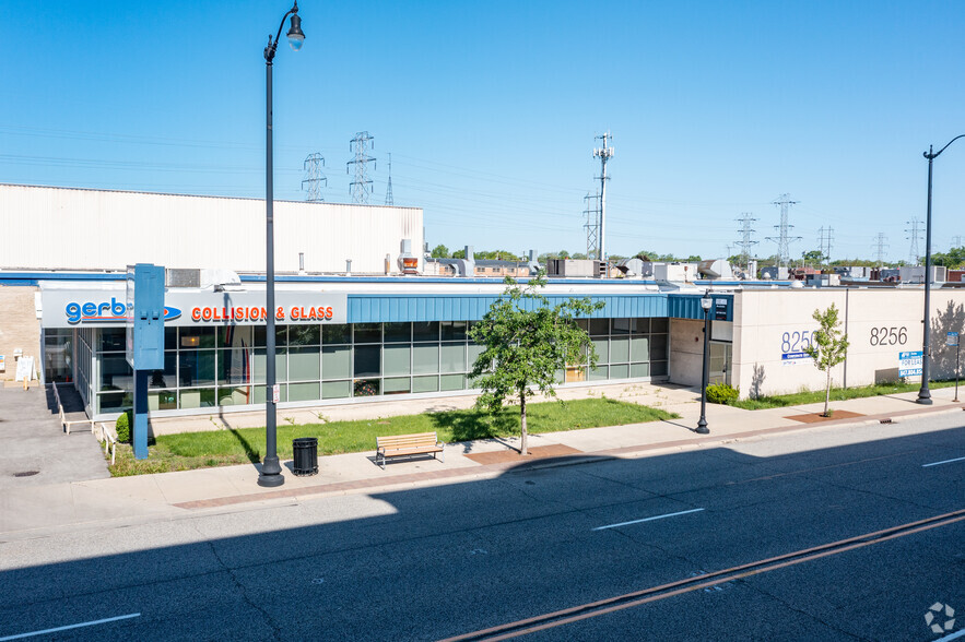 8250 Skokie Blvd, Skokie, IL for sale - Building Photo - Image 1 of 1