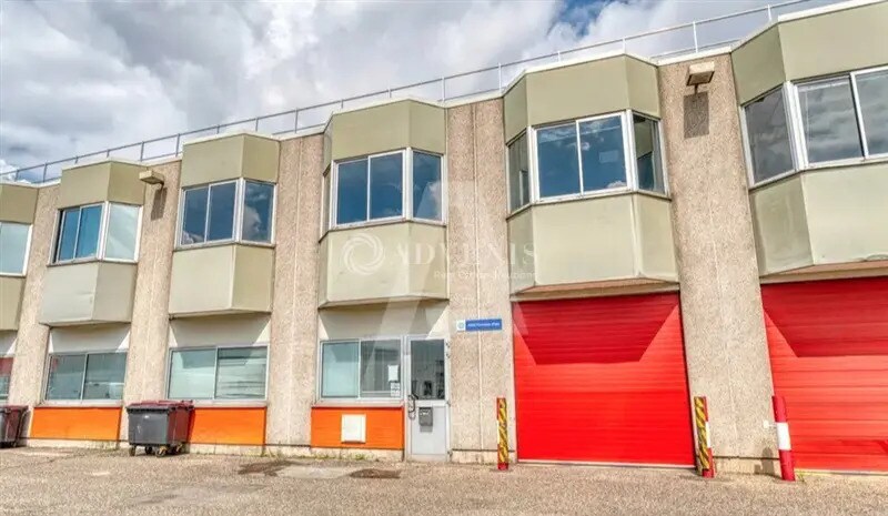 Light Industrial in Villejuif to rent Building Photo- Image 1 of 14