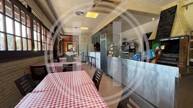 Retail in La Roca del Vallès, Barcelona to rent Interior Photo- Image 2 of 4