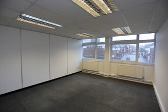 1 High St, Edgware to rent Interior Photo- Image 1 of 7