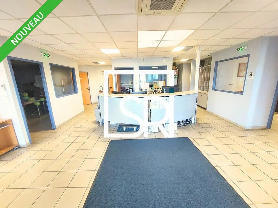 Office in Clermont-Ferrand for sale Interior Photo- Image 1 of 13