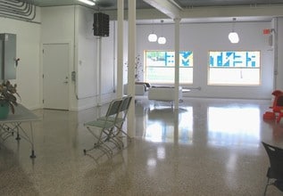 1021 S Park St, Madison, WI to rent Interior Photo- Image 2 of 6