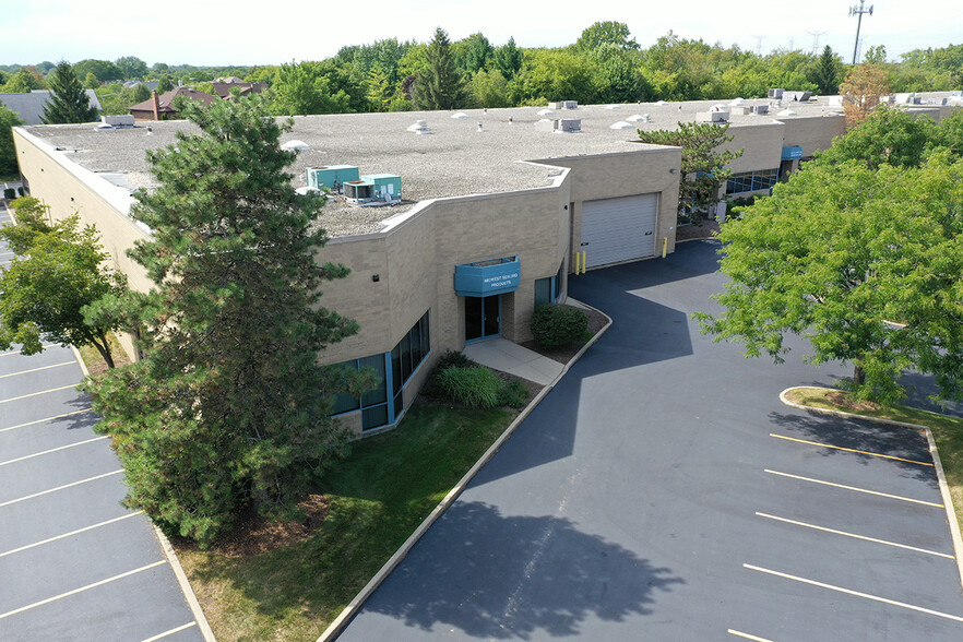 1001-1015 Commerce Ct, Buffalo Grove, IL for rent - Building Photo - Image 2 of 7