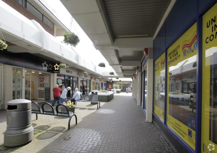 Commercial St, Tredegar for rent - Building Photo - Image 3 of 6