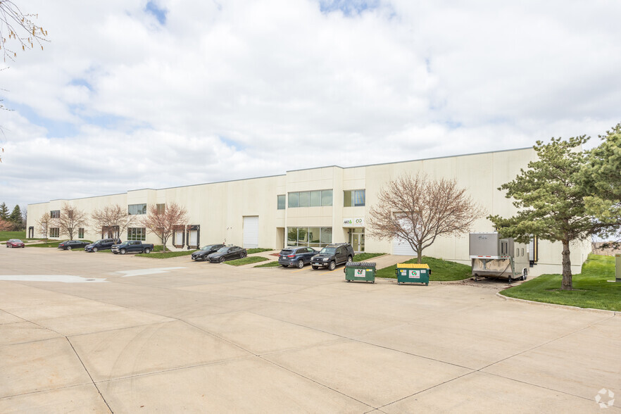 2302 SE Creekview Dr, Ankeny, IA for sale - Building Photo - Image 1 of 1