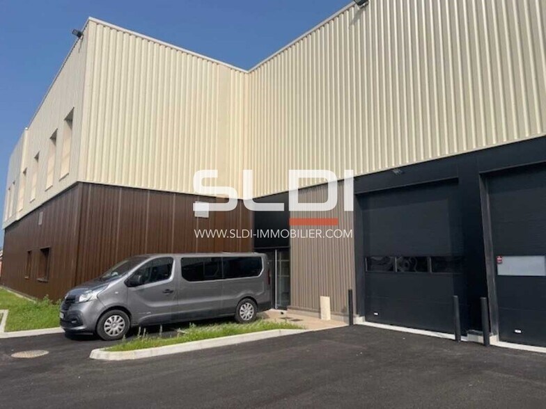 Light Industrial in Rillieux-la-Pape for sale - Building Photo - Image 2 of 7