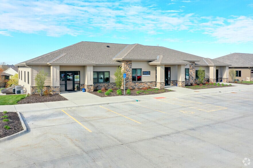 9839 S 168th Ave, Omaha, NE for sale - Primary Photo - Image 1 of 1