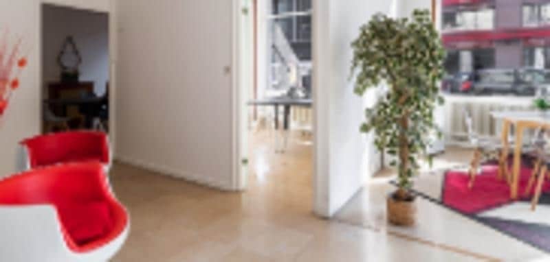 Retail in Lyon to rent - Interior Photo - Image 3 of 5