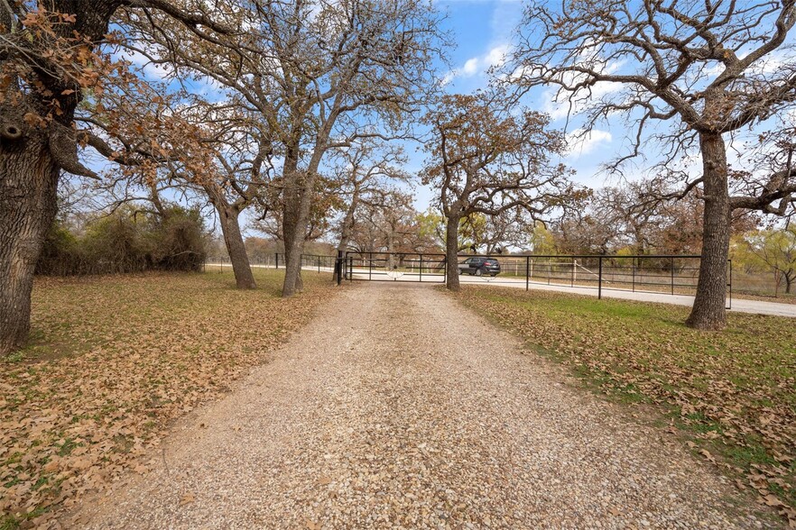 300 Nichols Ct, Granbury, TX for sale - Aerial - Image 2 of 27