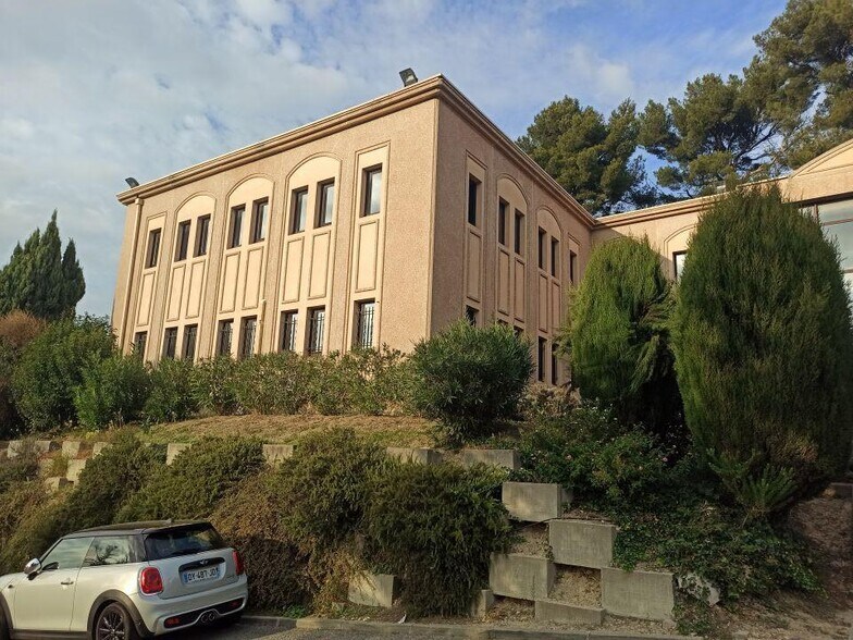 Office in Marseille to rent - Building Photo - Image 2 of 6