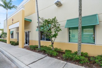 1747-1781 Banks Rd, Margate, FL for rent Building Photo- Image 1 of 17