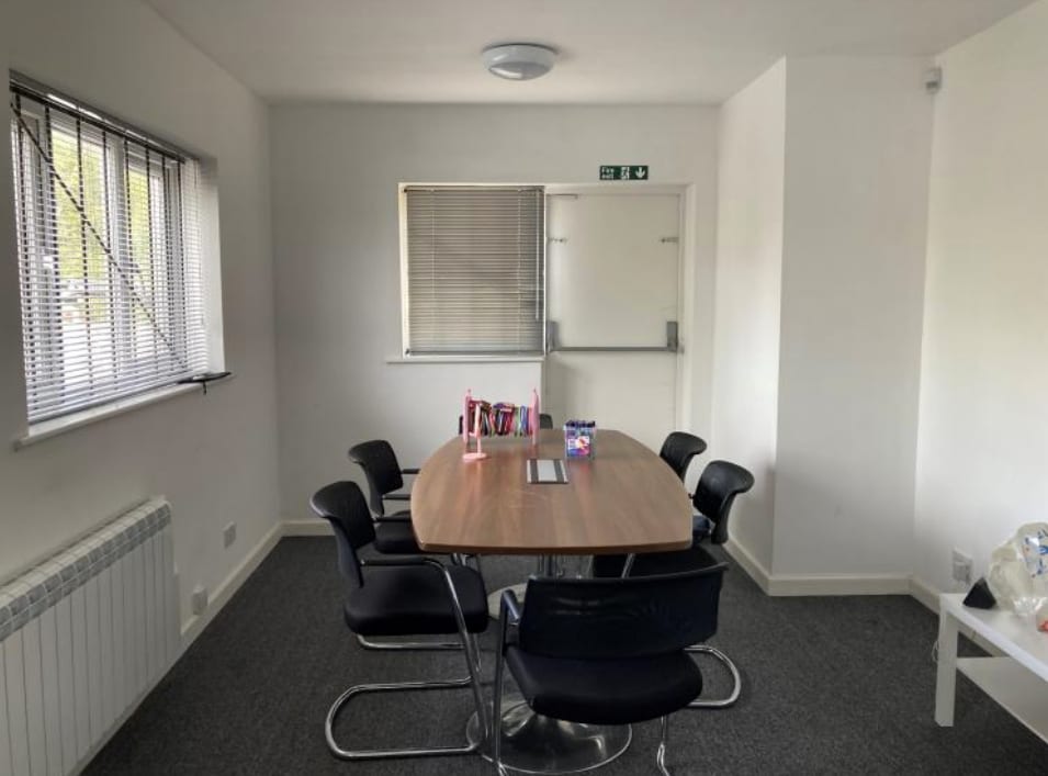 Rockingham Row, Birdwell to rent Interior Photo- Image 1 of 2