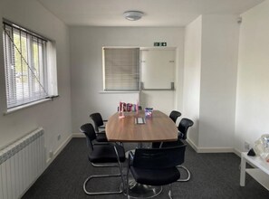 Rockingham Row, Birdwell to rent Interior Photo- Image 1 of 2