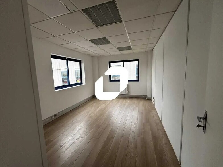 Office in Lisses to rent - Interior Photo - Image 3 of 12