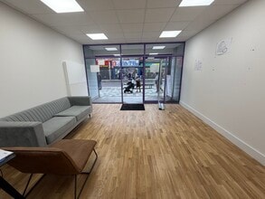 1 Canning Rd, Harrow to rent Interior Photo- Image 2 of 4