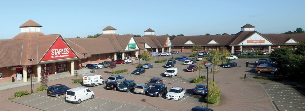 St Peters Rd, Huntingdon to rent - Building Photo - Image 3 of 5