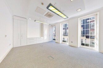 15 Half Moon St, London to rent Interior Photo- Image 2 of 2