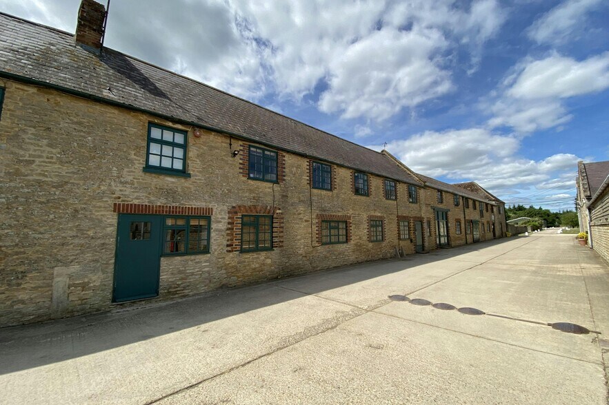 Akeman St, Kirtlington to rent - Building Photo - Image 1 of 5