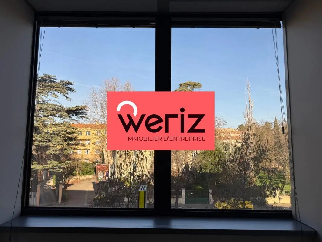 Office in Aix-en-Provence to rent Building Photo- Image 1 of 10