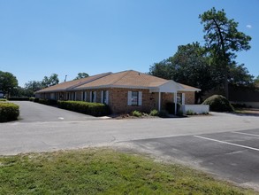 930 Mar Walt Dr, Fort Walton Beach, FL for sale Other- Image 1 of 1