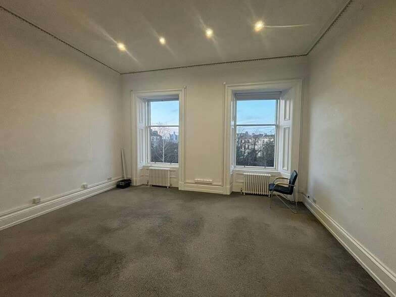 29 Park Circ, Glasgow to rent - Building Photo - Image 2 of 5