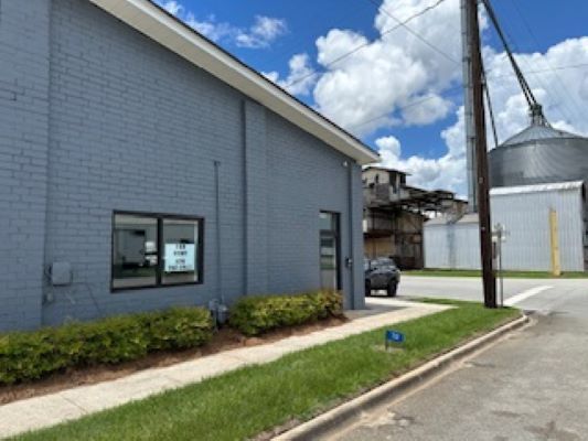 32 Houston St, Hawkinsville, GA for rent - Building Photo - Image 1 of 9