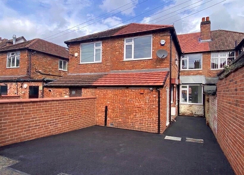 140 Moss Ln, Altrincham for sale - Building Photo - Image 3 of 3
