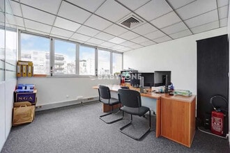 Office in Levallois-Perret to rent Interior Photo- Image 2 of 11