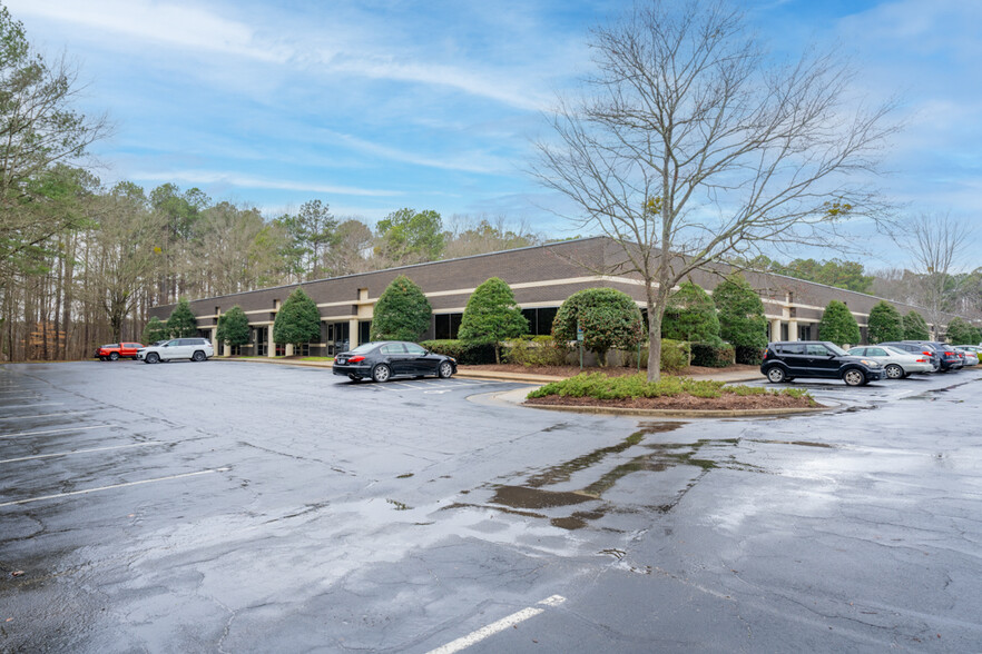 2500 Gateway Centre Blvd, Morrisville, NC for rent - Building Photo - Image 2 of 16