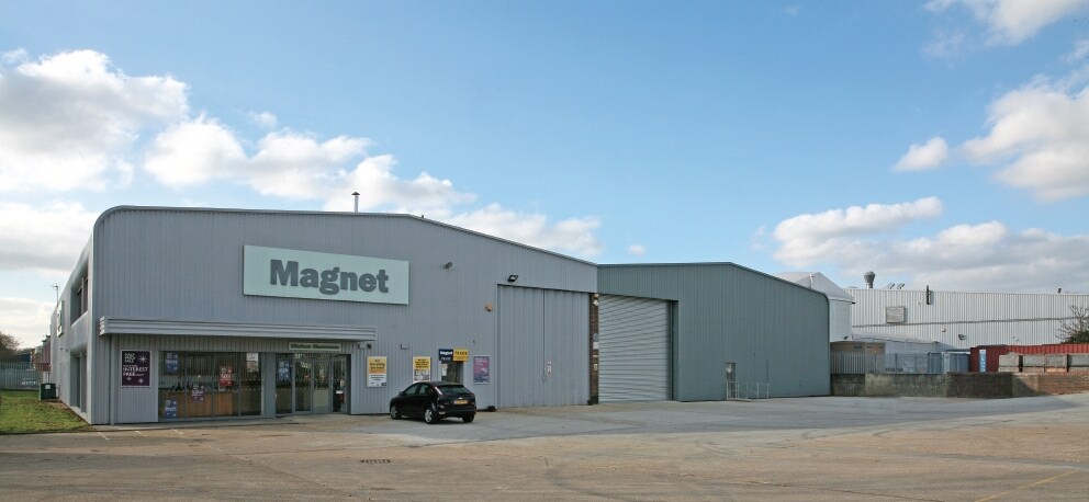 17-17a Invincible Rd, Farnborough for sale Building Photo- Image 1 of 1