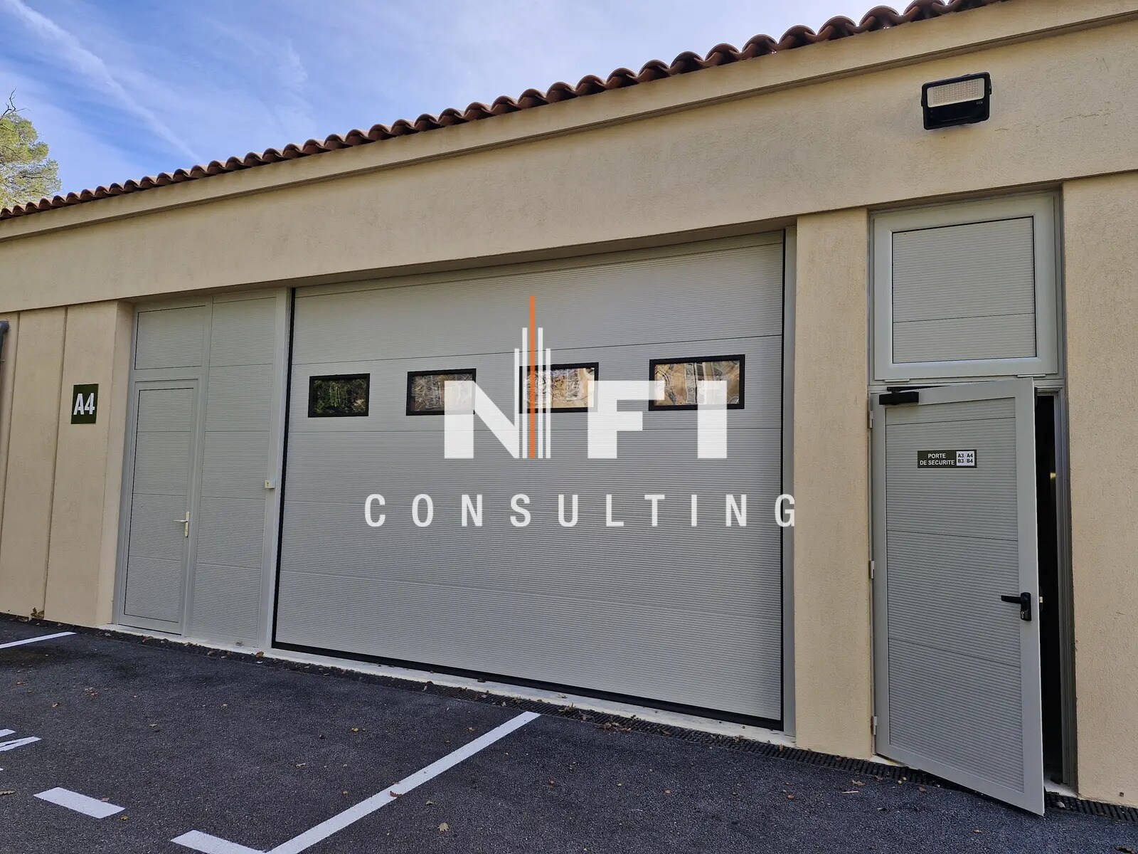 Light Industrial in Valbonne to rent Building Photo- Image 1 of 4