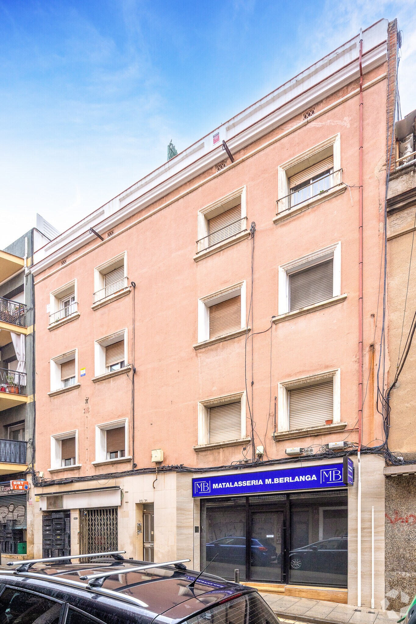 Carrer de Pujós, L'Hospitalet de Llobregat, Barcelona for sale Primary Photo- Image 1 of 2