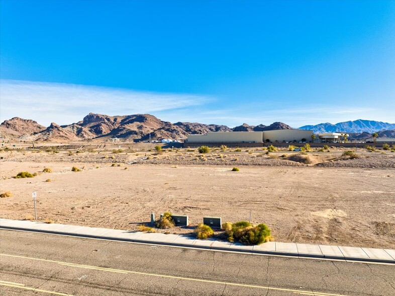 6545 Showplace Ave, Lake Havasu City, AZ for sale - Building Photo - Image 2 of 15