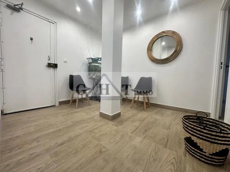 Office in Créteil to rent - Interior Photo - Image 2 of 5