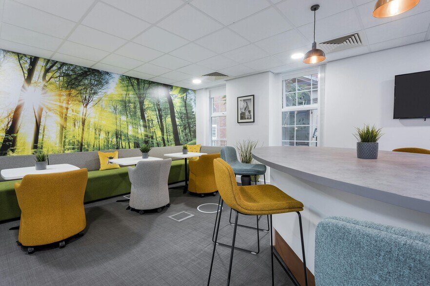 9-11 Oxford Ct, Manchester to rent - Building Photo - Image 3 of 6