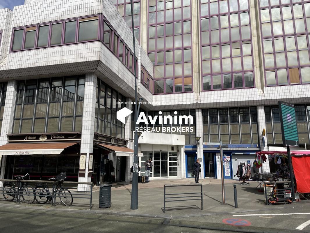 Office in Fontenay-sous-Bois to rent Building Photo- Image 1 of 16